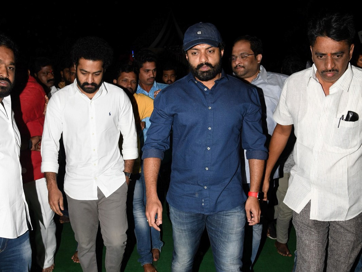 NTR KalyanRam At NTR Ghat Photo Gallery - Sakshi9