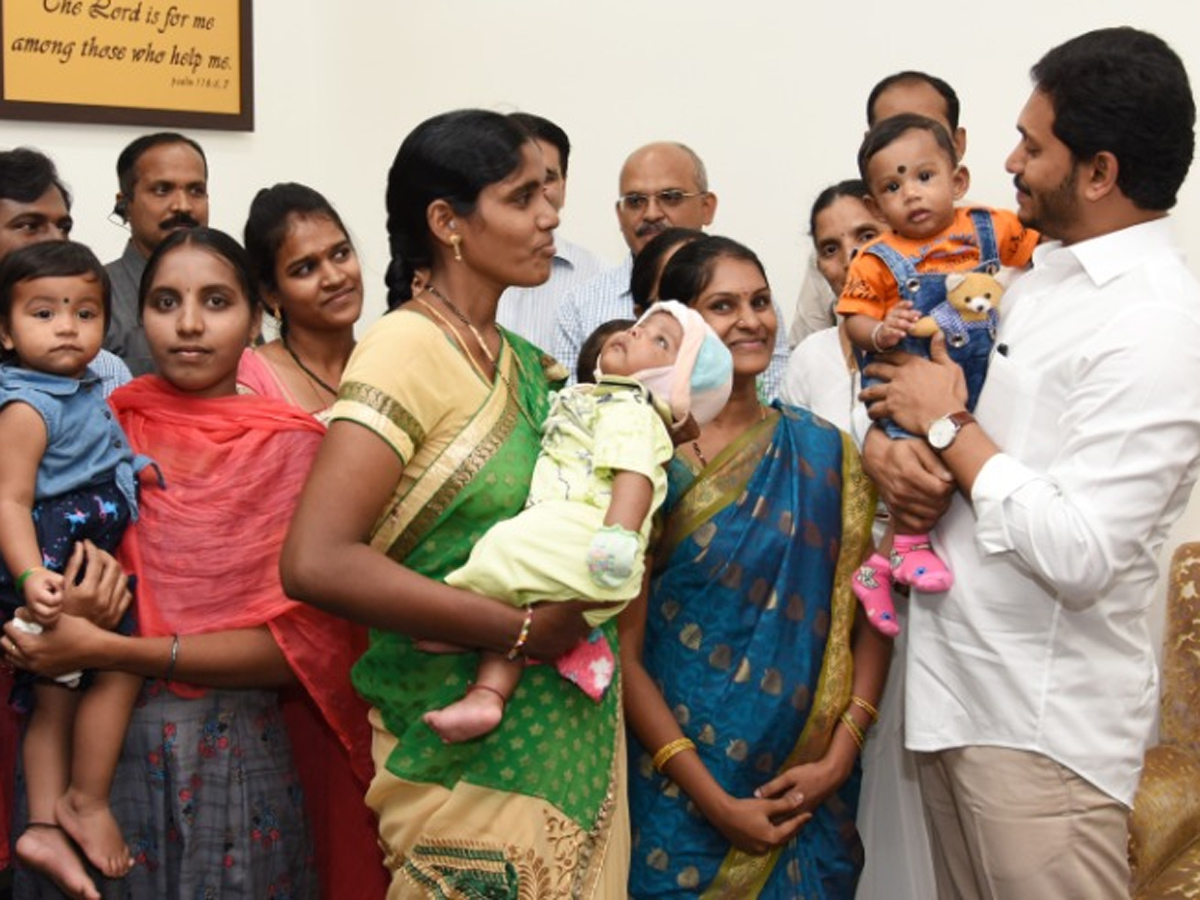 CM YS Jagan Gives Polio Drops To A Child In Camp Office - Sakshi3