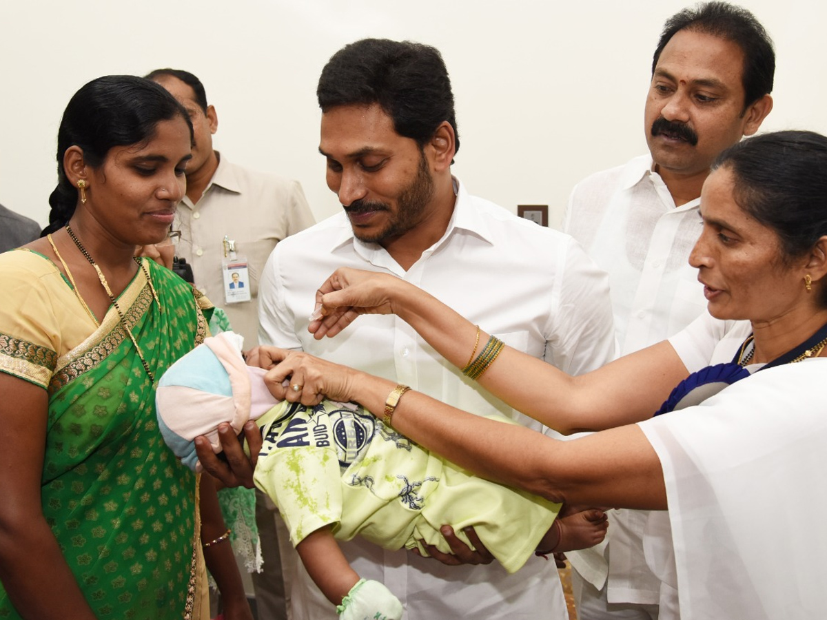 CM YS Jagan Gives Polio Drops To A Child In Camp Office - Sakshi2