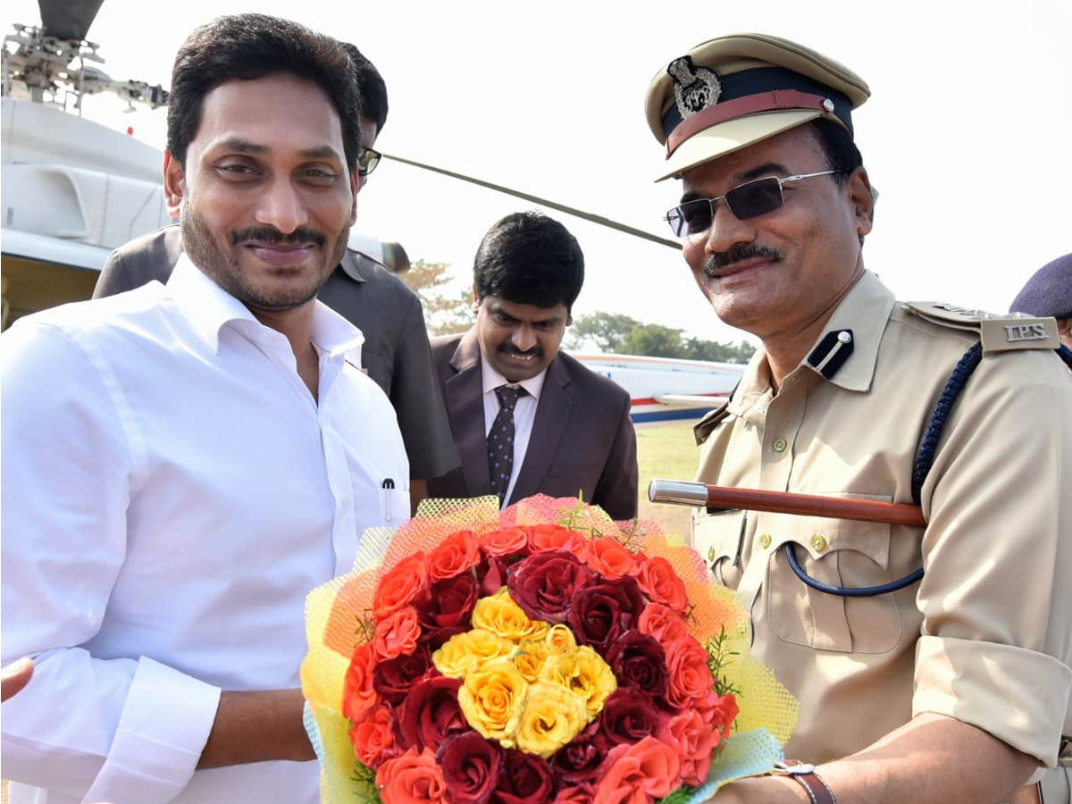 AP CM YS Jagan launch YSR Aarogyasri Filet Project In Eluru Photo Gallery - Sakshi2