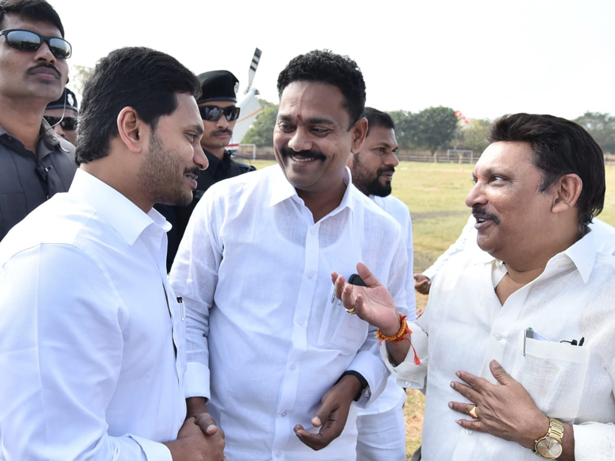 AP CM YS Jagan launch YSR Aarogyasri Filet Project In Eluru Photo Gallery - Sakshi12