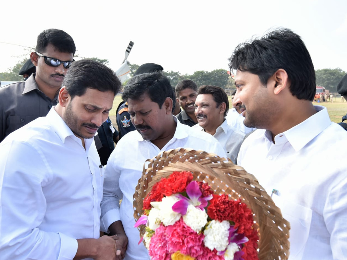 AP CM YS Jagan launch YSR Aarogyasri Filet Project In Eluru Photo Gallery - Sakshi5