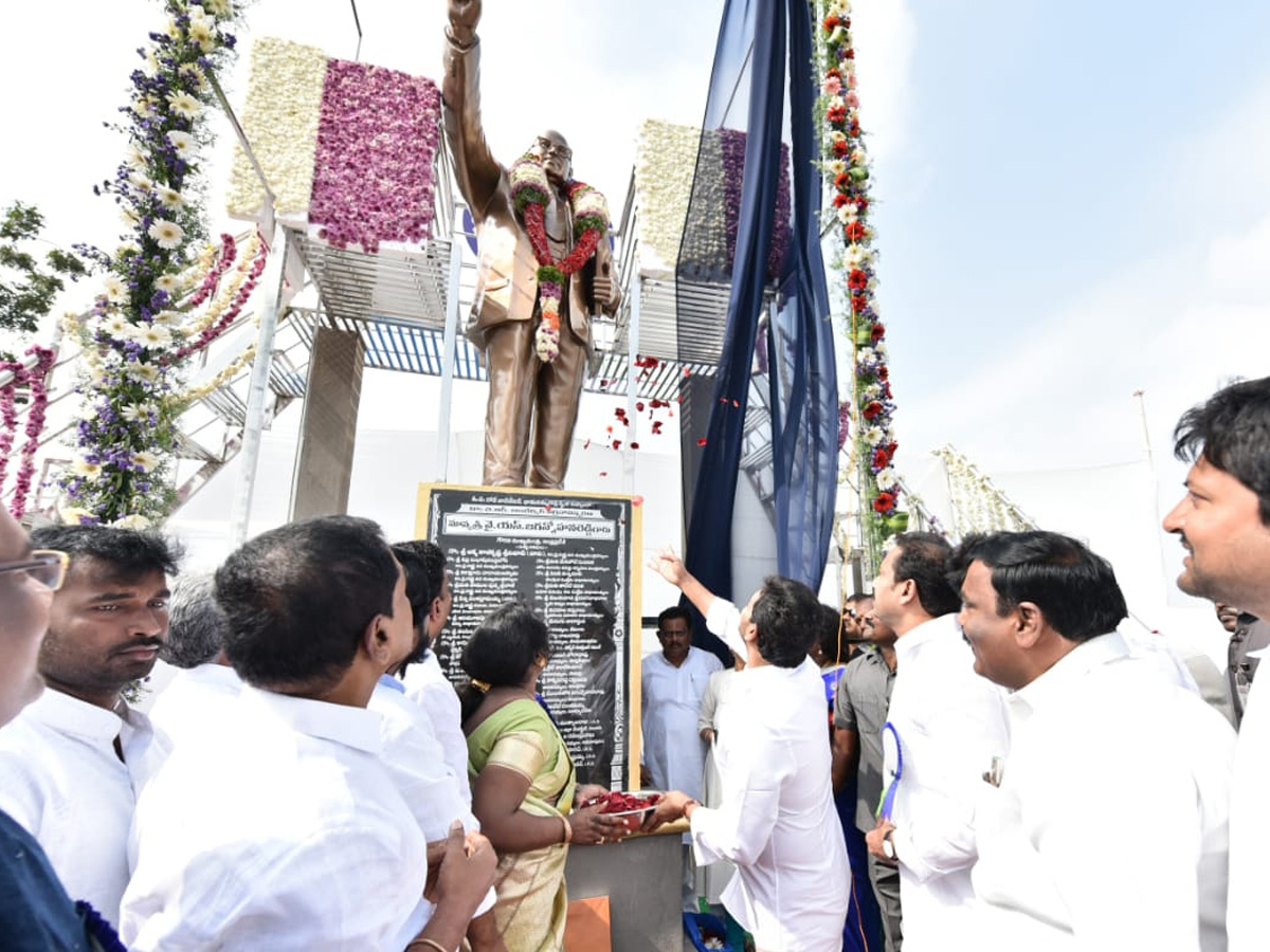 AP CM YS Jagan launch YSR Aarogyasri Filet Project In Eluru Photo Gallery - Sakshi10