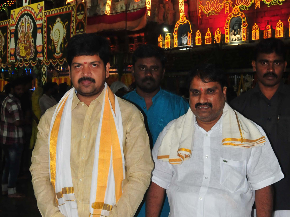 Celebrities visit Tirumala Temple Photo Gallery - Sakshi17