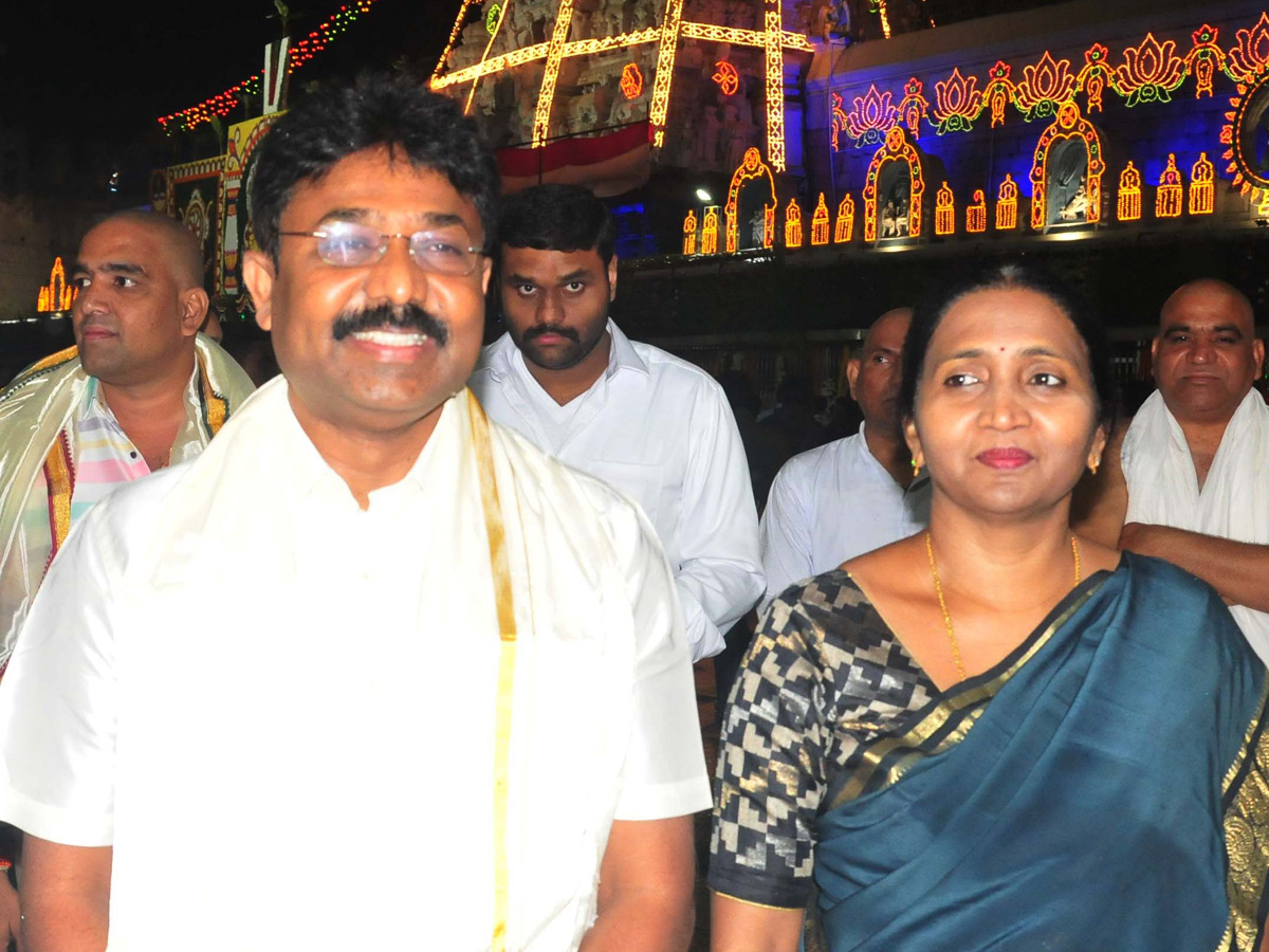 Celebrities visit Tirumala Temple Photo Gallery - Sakshi25