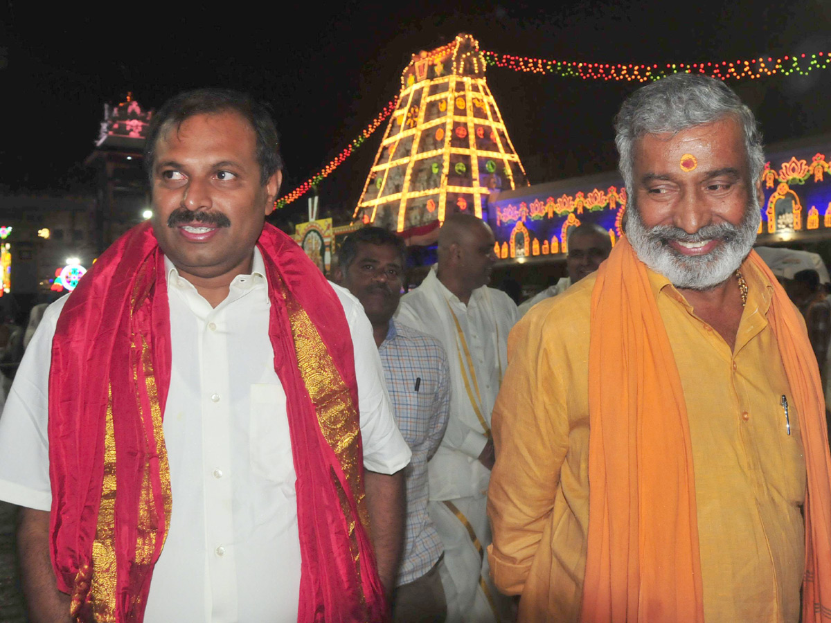 Celebrities visit Tirumala Temple Photo Gallery - Sakshi29