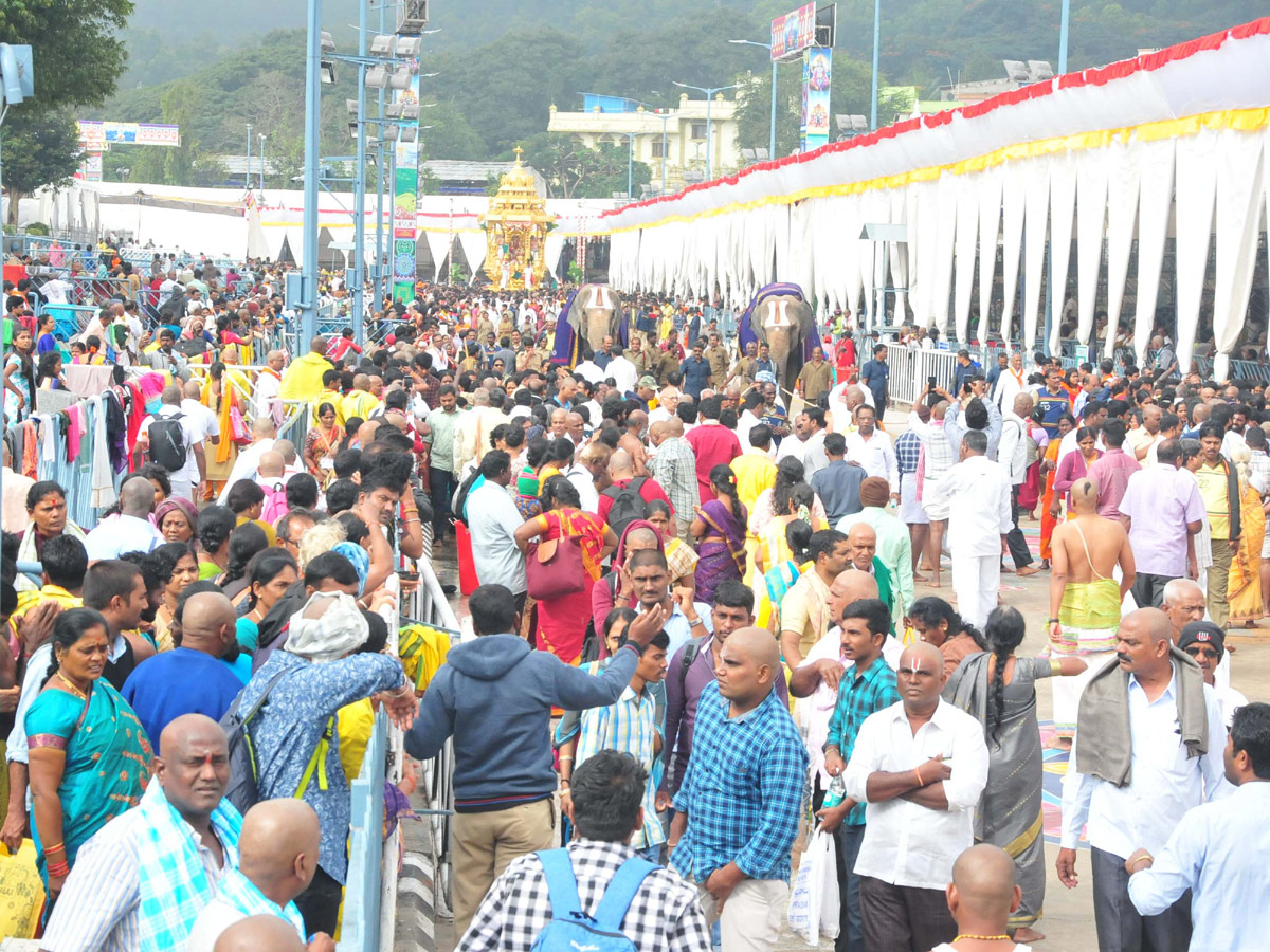 Vaikunta Ekadasi Celebrations Ap and Telangana Photo Gallery - Sakshi14