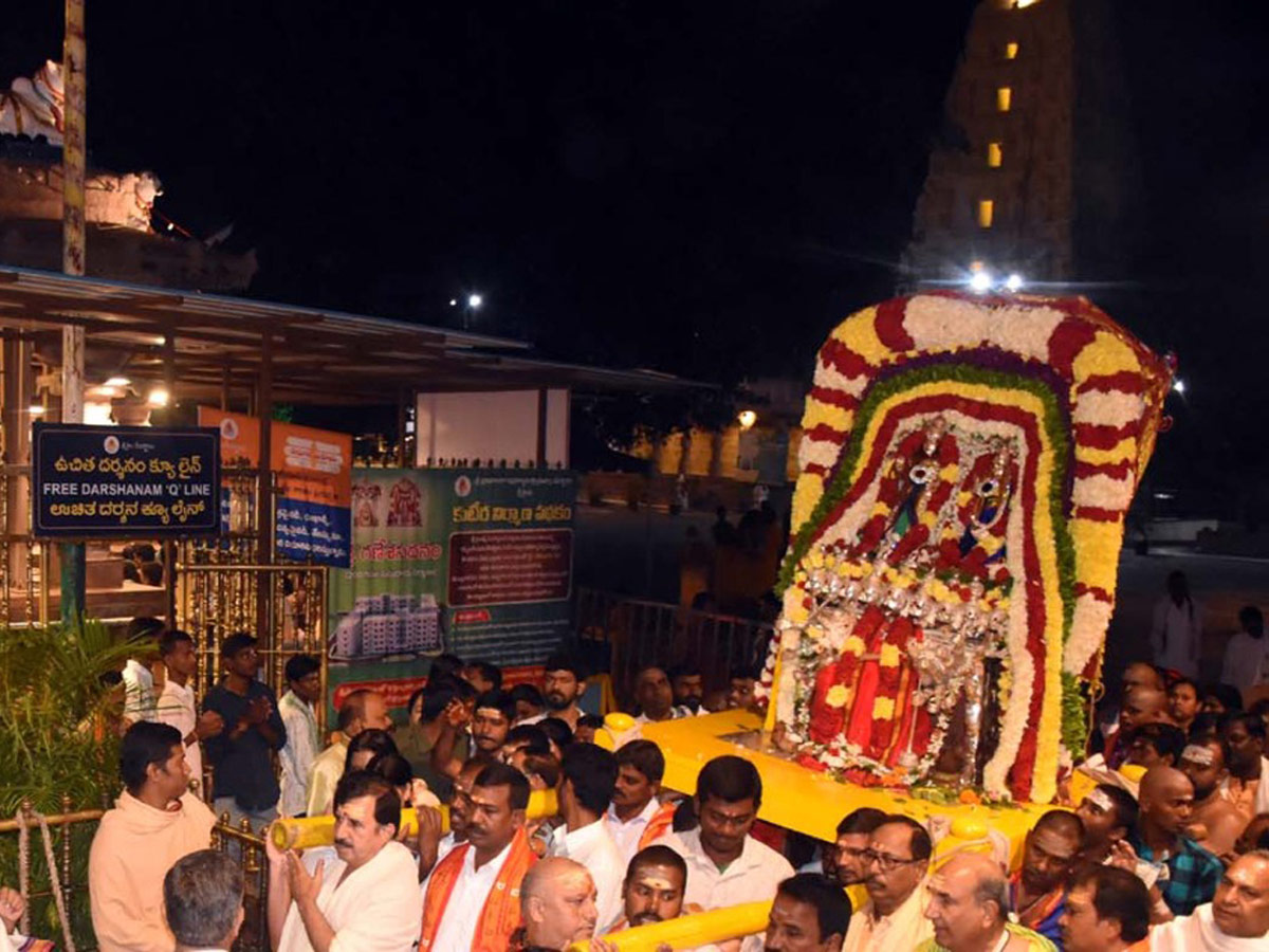 Vaikunta Ekadasi Celebrations Ap and Telangana Photo Gallery - Sakshi15