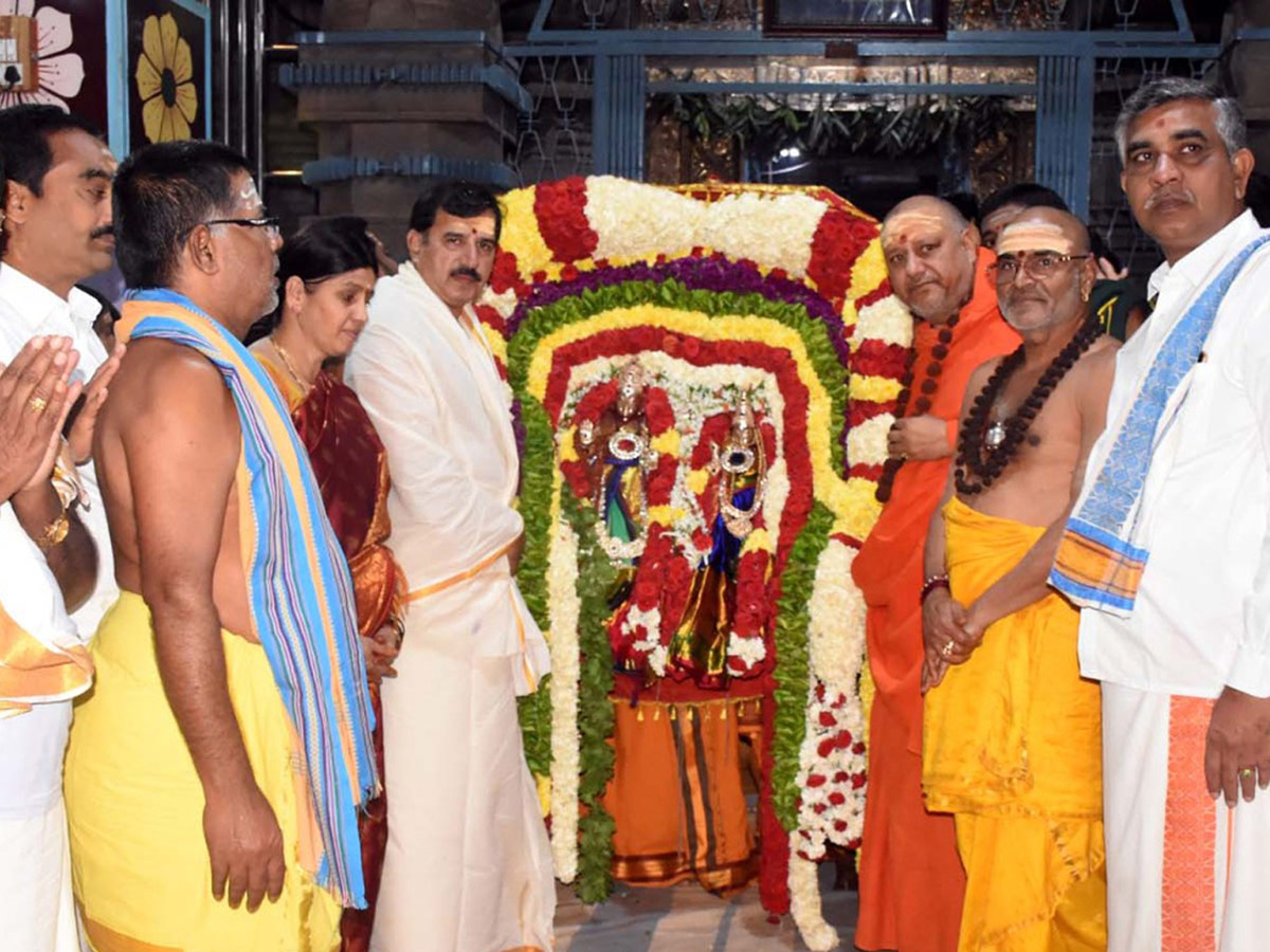 Vaikunta Ekadasi Celebrations Ap and Telangana Photo Gallery - Sakshi24