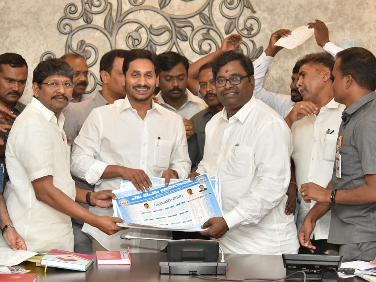 Ys Jagan Mohan Reddy Launch in Dairies 2020 Photo Gallery - Sakshi14