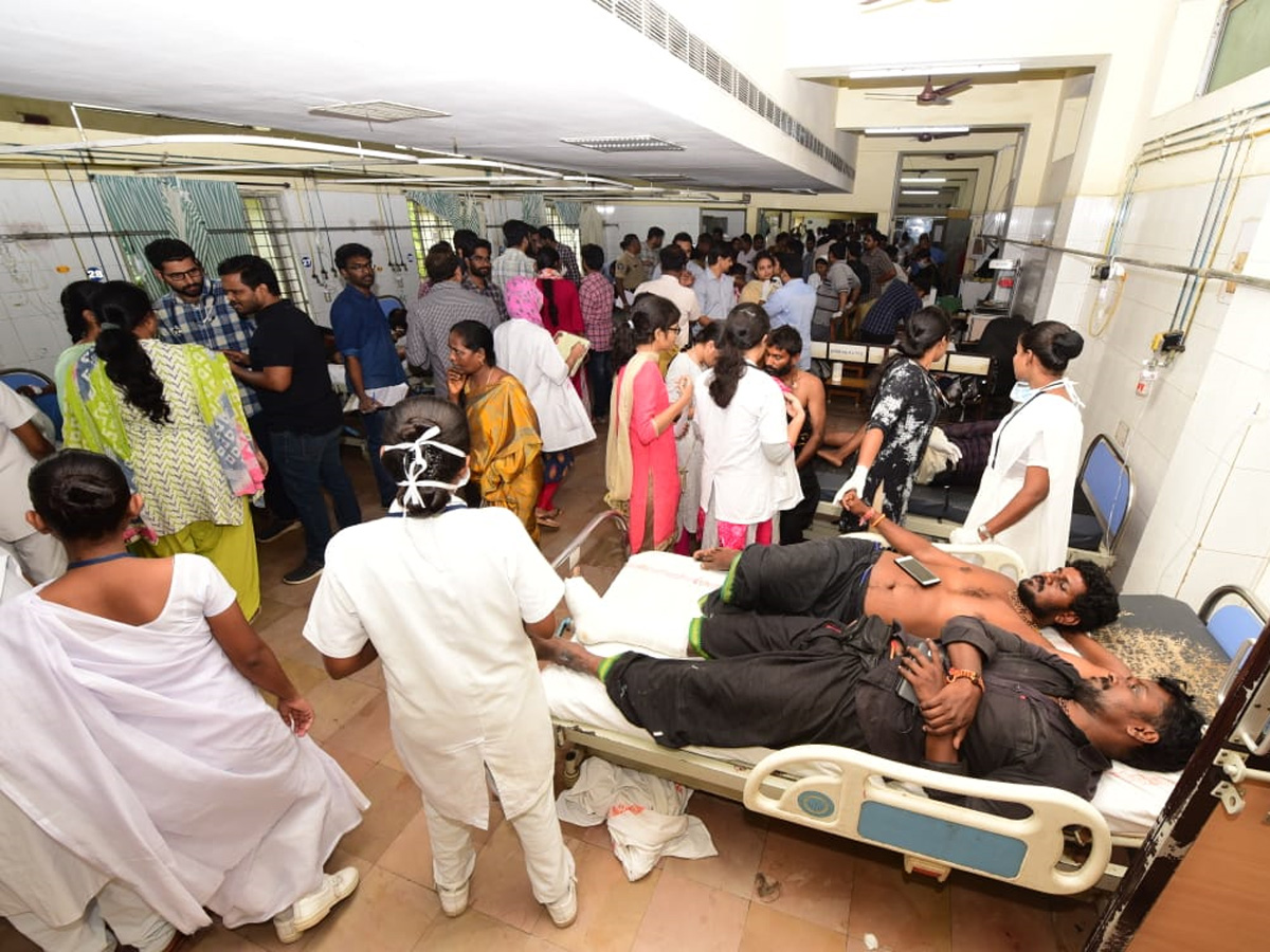 Road Accident Chittoo Photo Gallery - Sakshi17