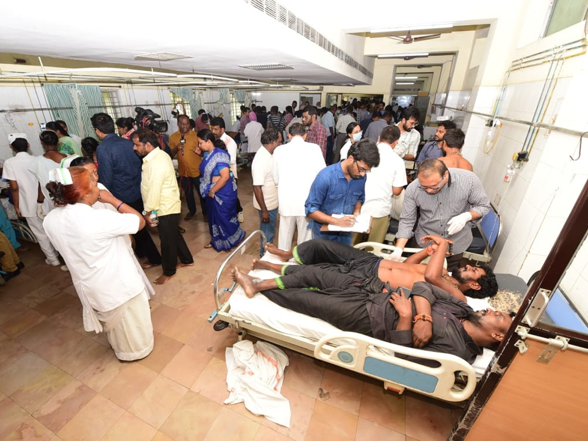 Road Accident Chittoo Photo Gallery - Sakshi24