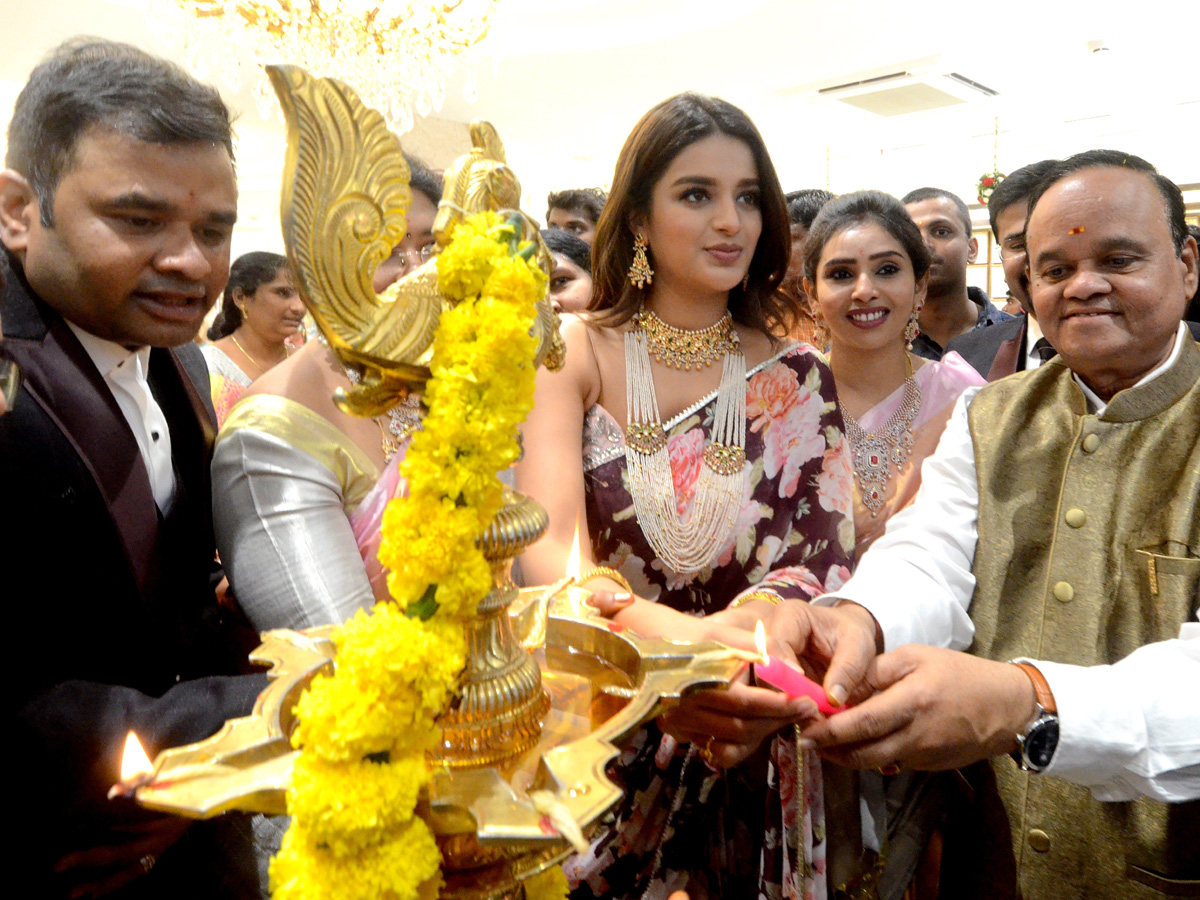 Actress Nidhi Agarwal Inaugurates Manepally Jewellers Showroom In Dilsukhnagar Photo Gallery - Sakshi2