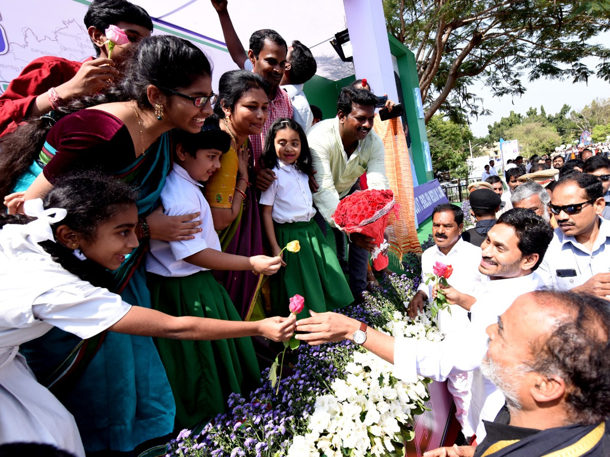 Cm Ys Jagan Launch Jagananna Amma Vodi Scheme Chittoor Photo Gallery - Sakshi20