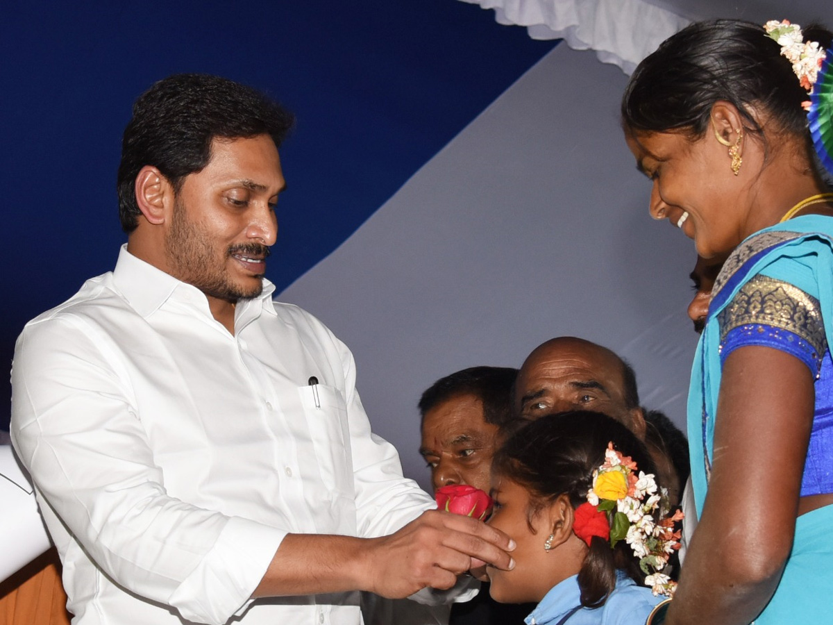 Cm Ys Jagan Launch Jagananna Amma Vodi Scheme Chittoor Photo Gallery - Sakshi7