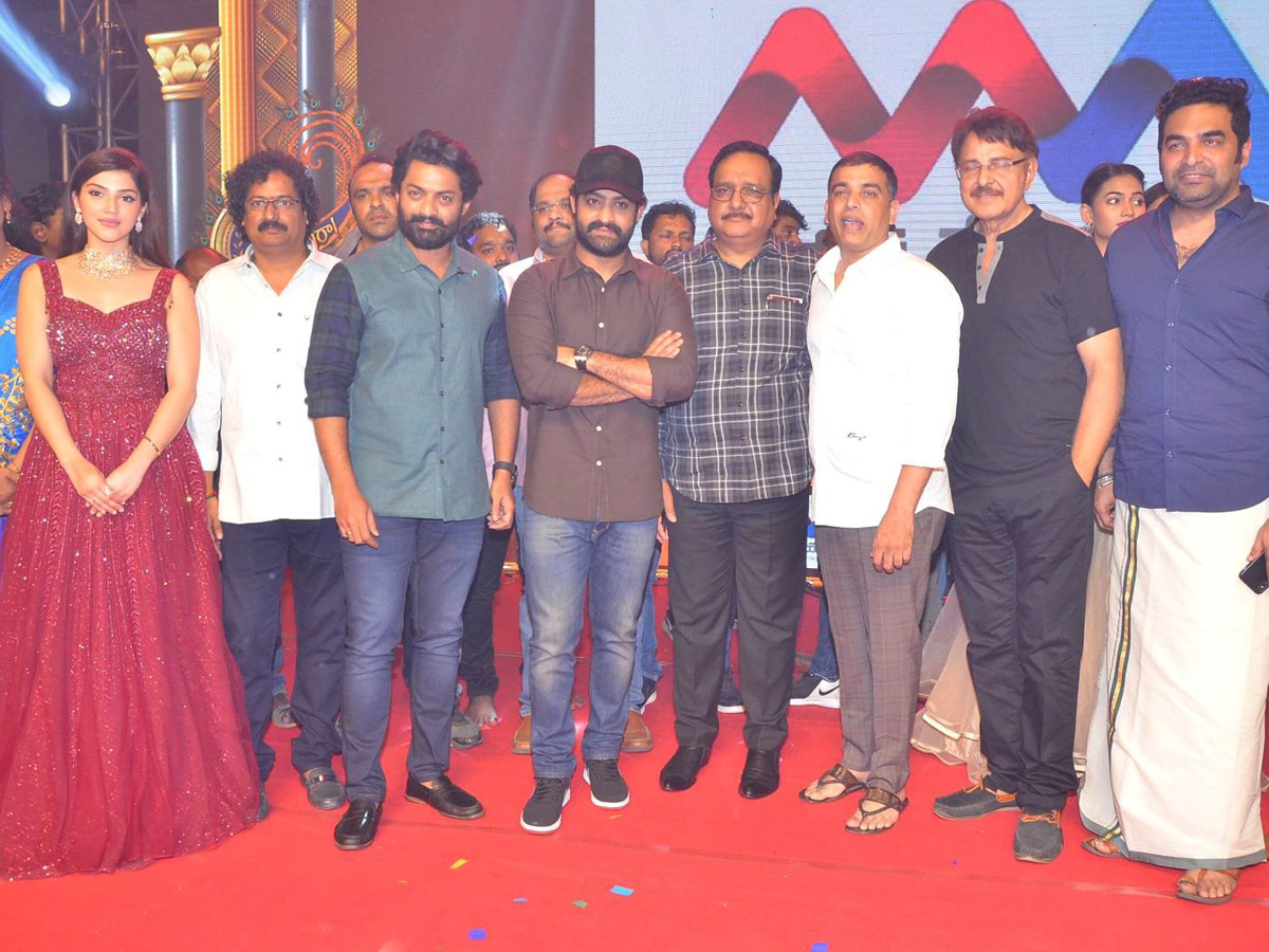 Entha Manchivaadavuraa Pre Release Event - Sakshi18