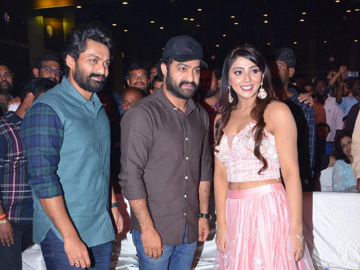 Entha Manchivaadavuraa Pre Release Event - Sakshi4