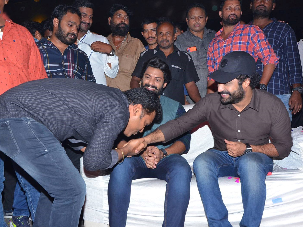 Entha Manchivaadavuraa Pre Release Event - Sakshi6