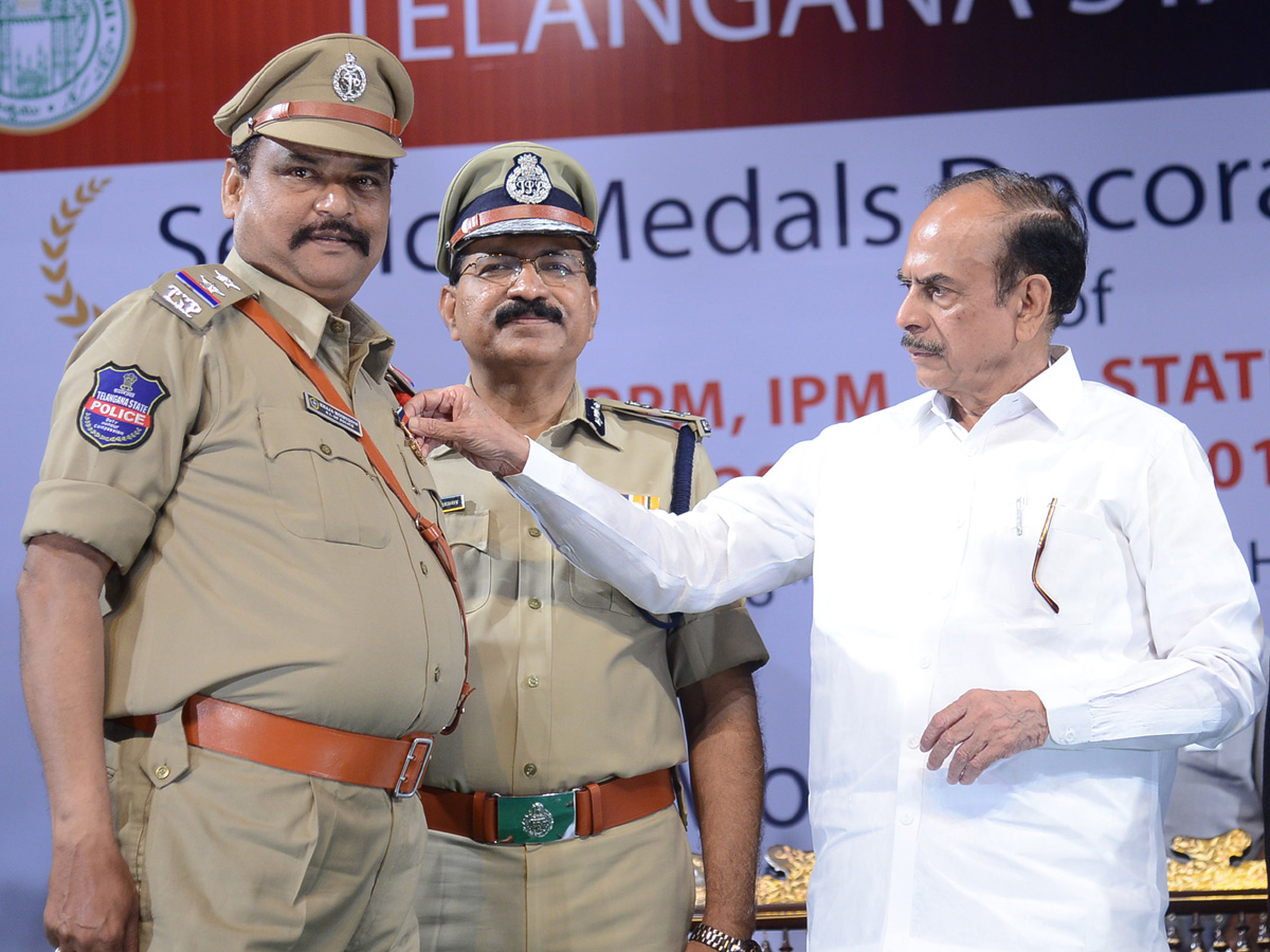 home minister mohammed mahmood ali to present police medals to cops Photo Gallery - Sakshi10