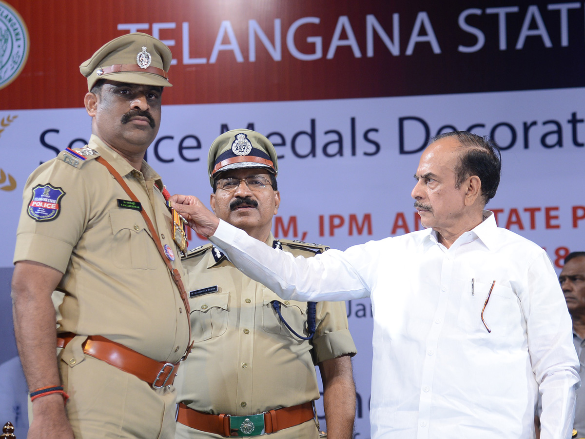 home minister mohammed mahmood ali to present police medals to cops Photo Gallery - Sakshi11