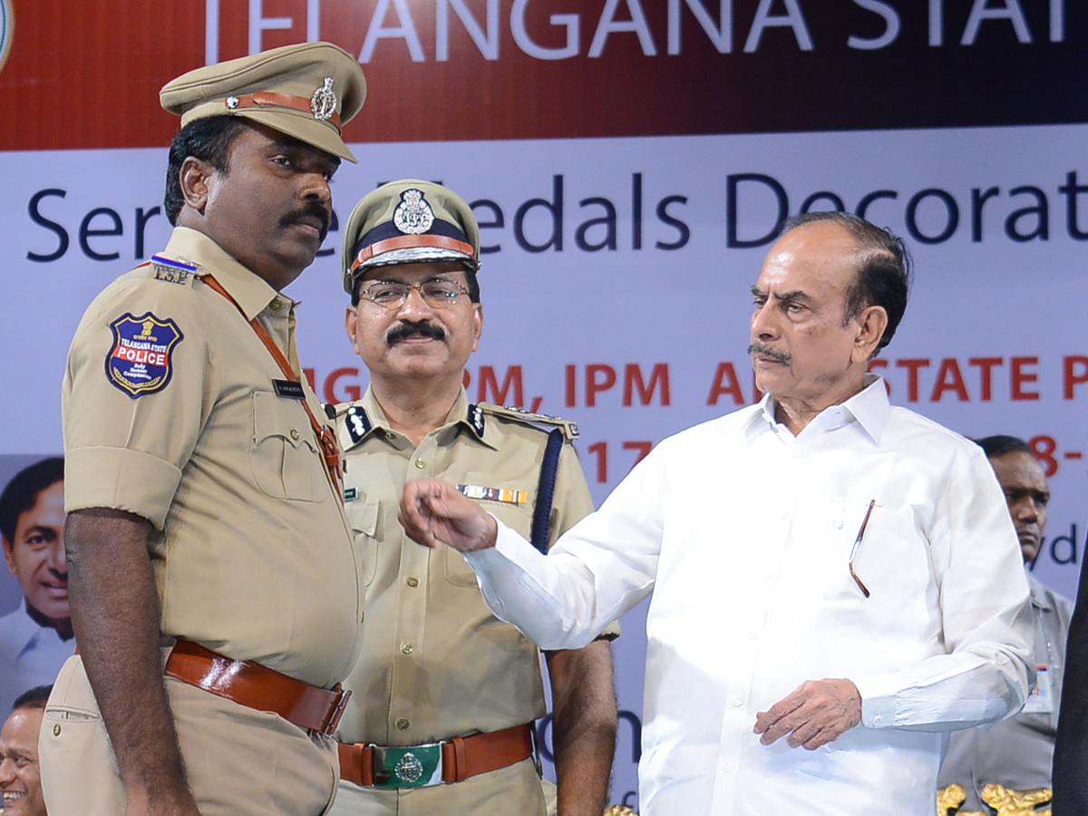 home minister mohammed mahmood ali to present police medals to cops Photo Gallery - Sakshi12