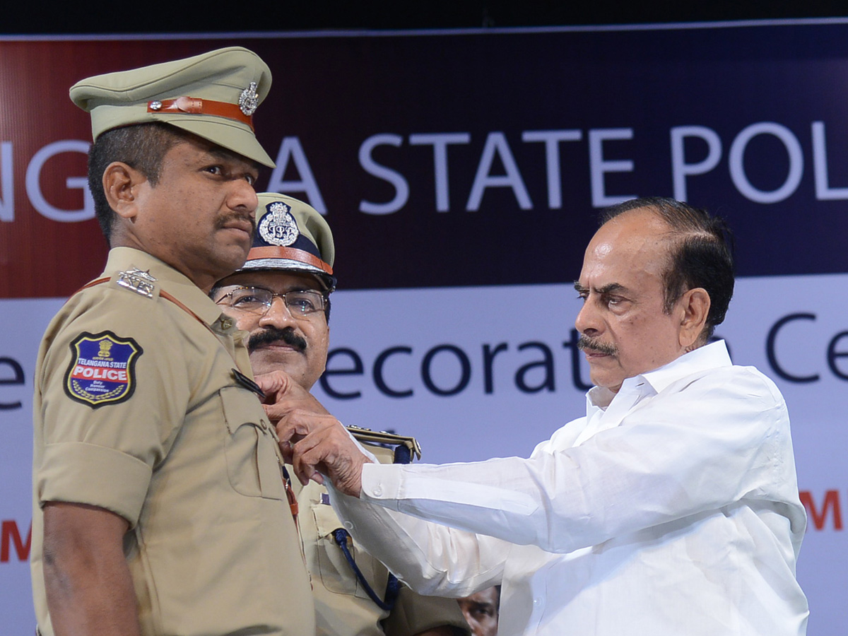 home minister mohammed mahmood ali to present police medals to cops Photo Gallery - Sakshi15