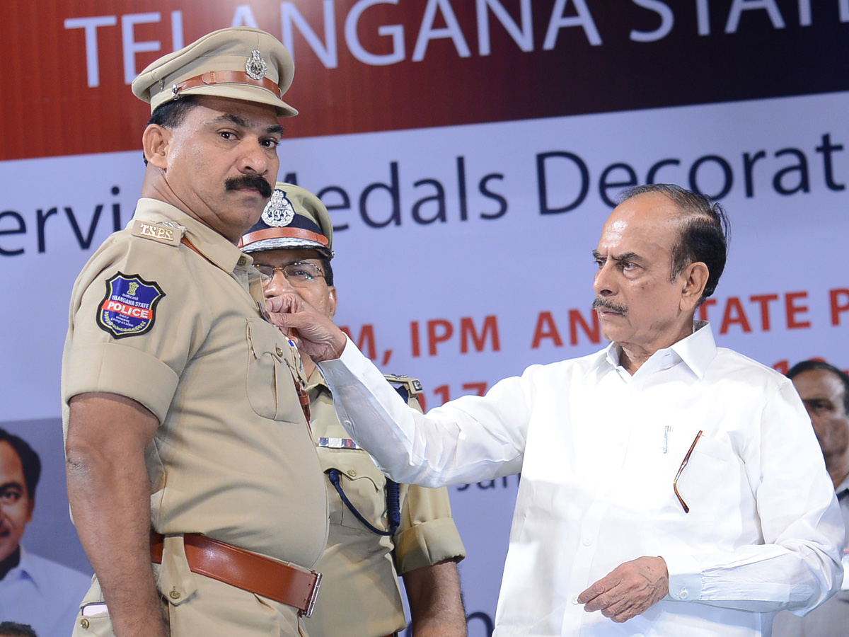 home minister mohammed mahmood ali to present police medals to cops Photo Gallery - Sakshi3