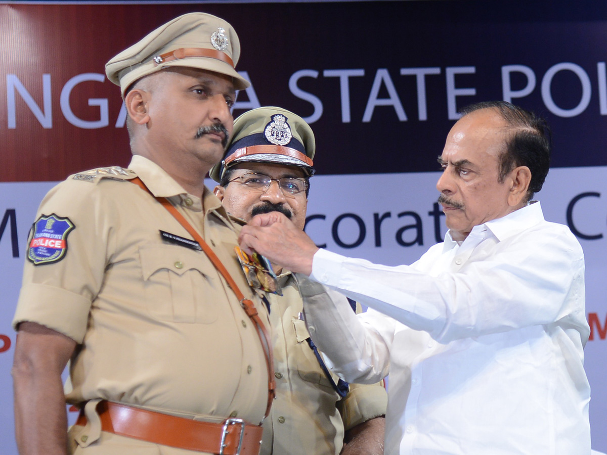 home minister mohammed mahmood ali to present police medals to cops Photo Gallery - Sakshi8