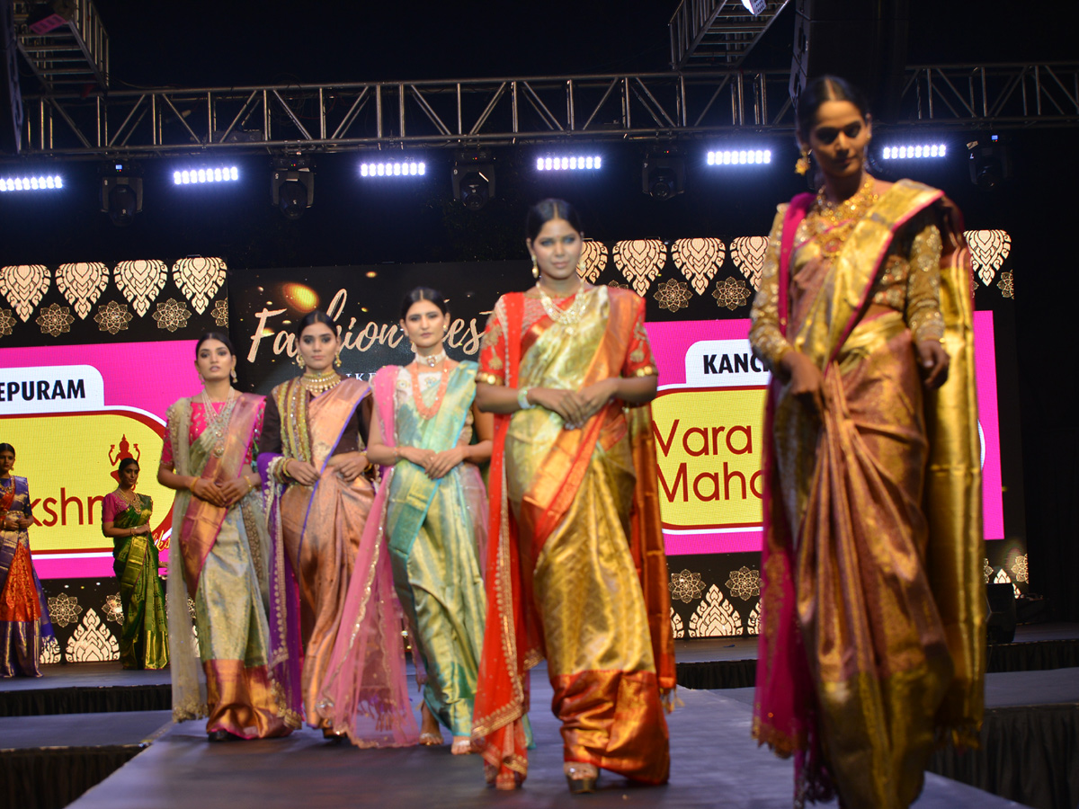 Fashion Fiesta walk for cause at taj deccan hotel Photo Gallery - Sakshi14