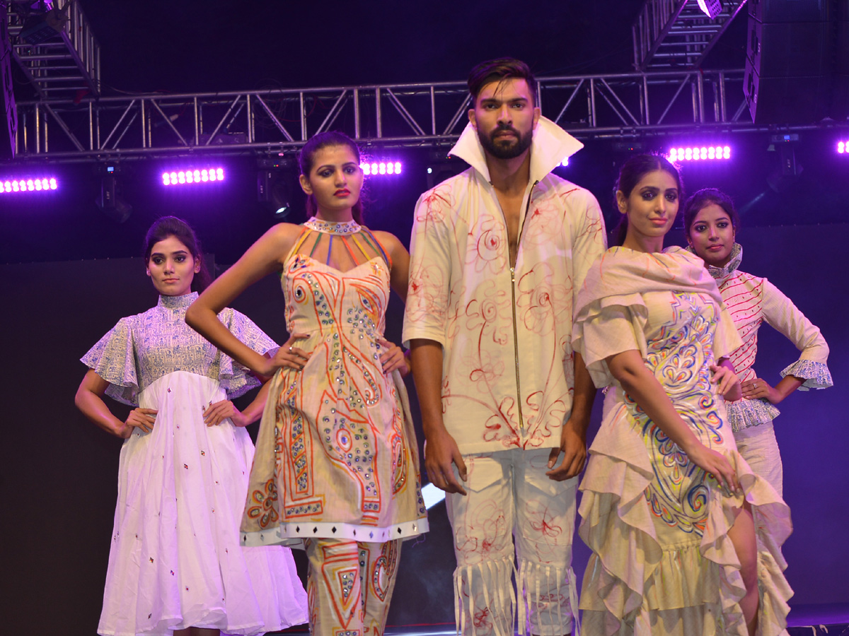 Fashion Fiesta walk for cause at taj deccan hotel Photo Gallery - Sakshi15