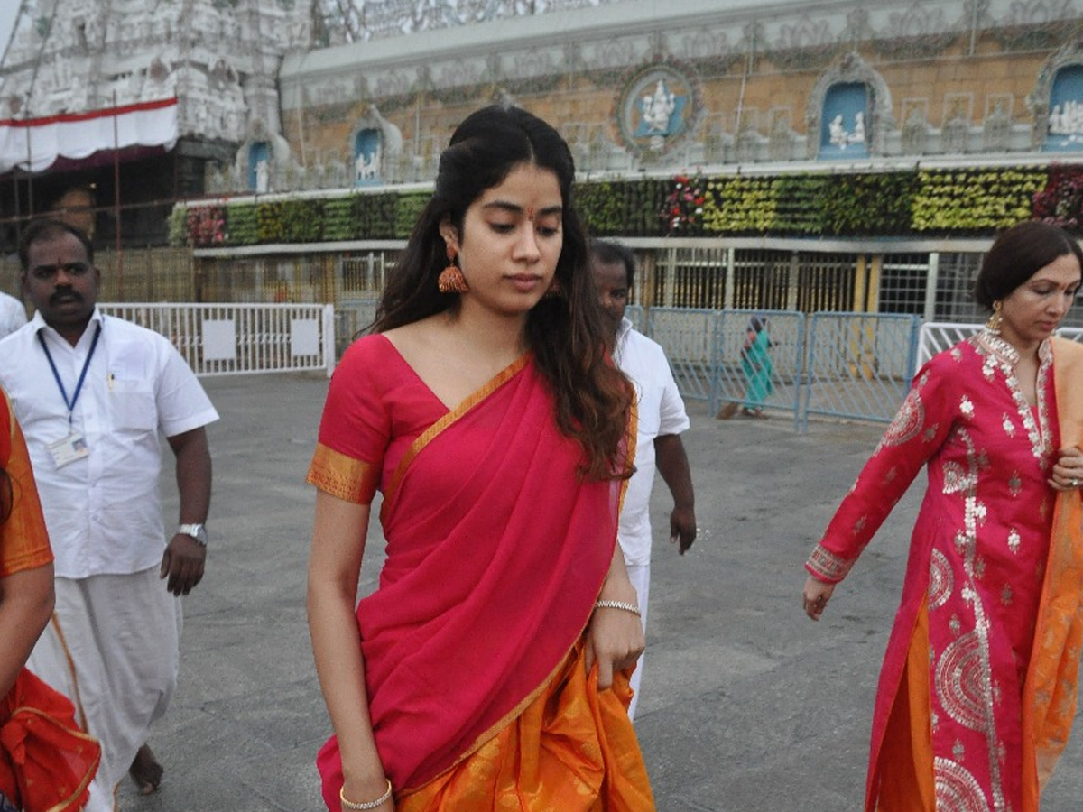 Jhanvi Kapoor Visits Tirupati Photo Gallery - Sakshi3