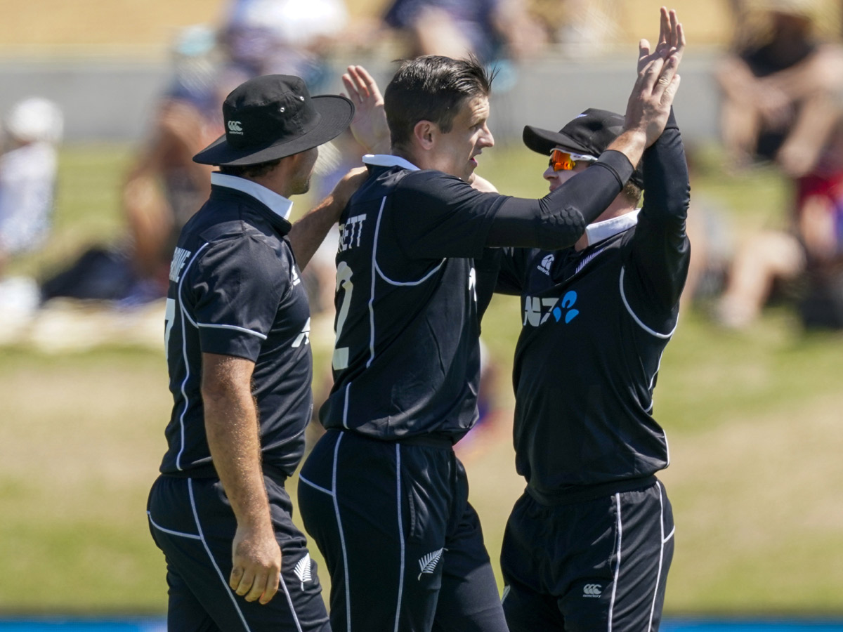 New Zealand win by 5 wickets sweep series 3-0 Photo Gallery - Sakshi20