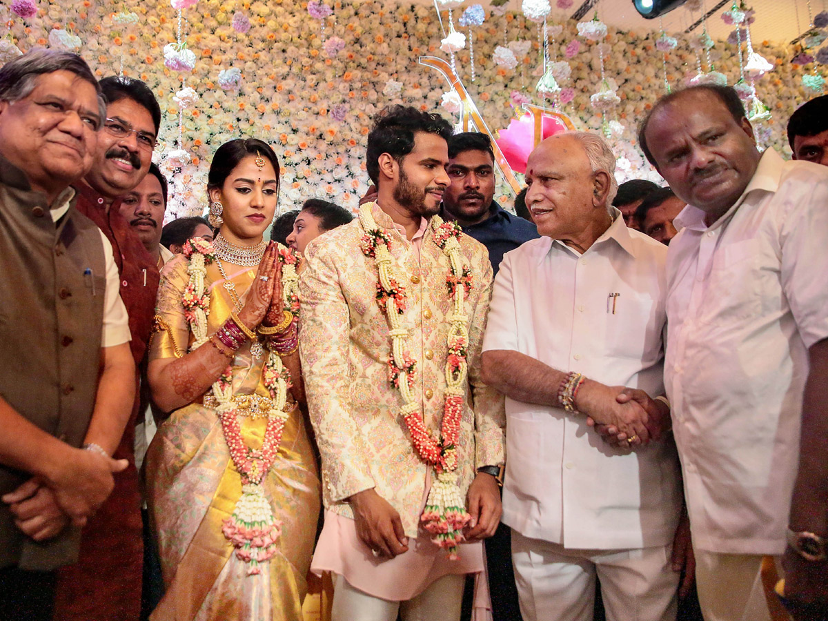 Nikhil Kumaraswamy and Revathi Engagement Ceremony Photo Gallery - Sakshi1