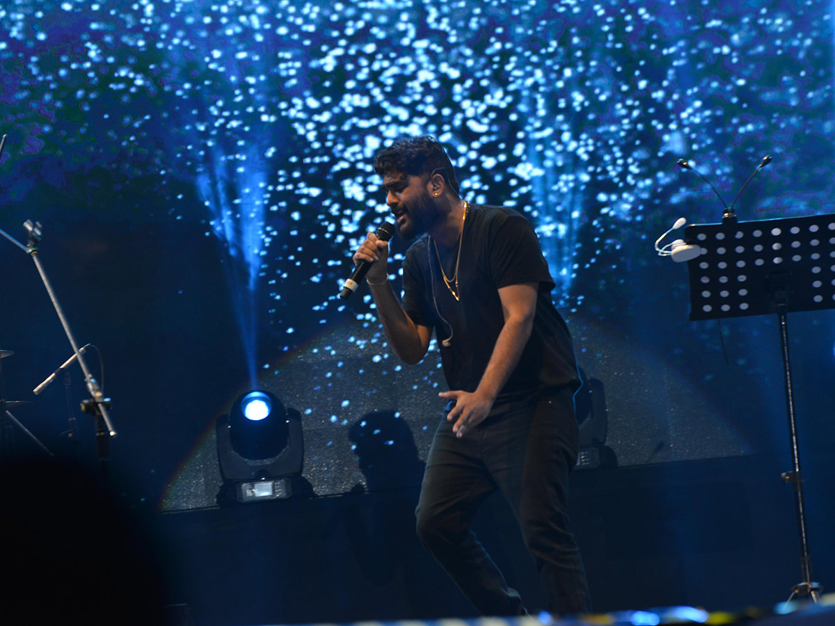 Singer Sid Sriram Performs LIVE at Gachibowli Stadium Photo Gallery - Sakshi14