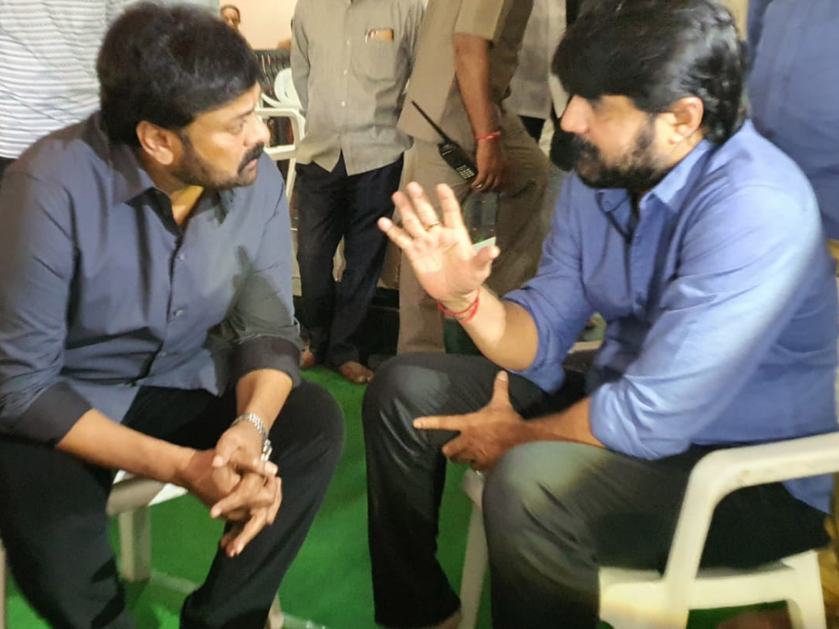 Chiranjeevi Consoles Actor Srikanth Photo Gallery - Sakshi10