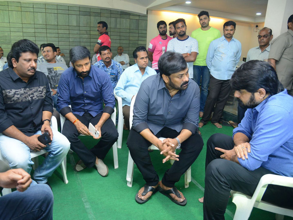 Chiranjeevi Consoles Actor Srikanth Photo Gallery - Sakshi4