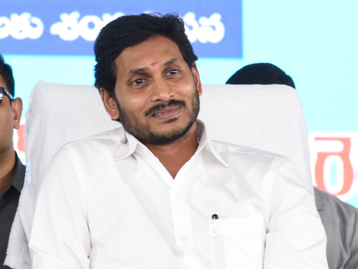 CM Jagan Launches 3rd Phase Of YSR Kanti Velugu At Kurnool - Sakshi36