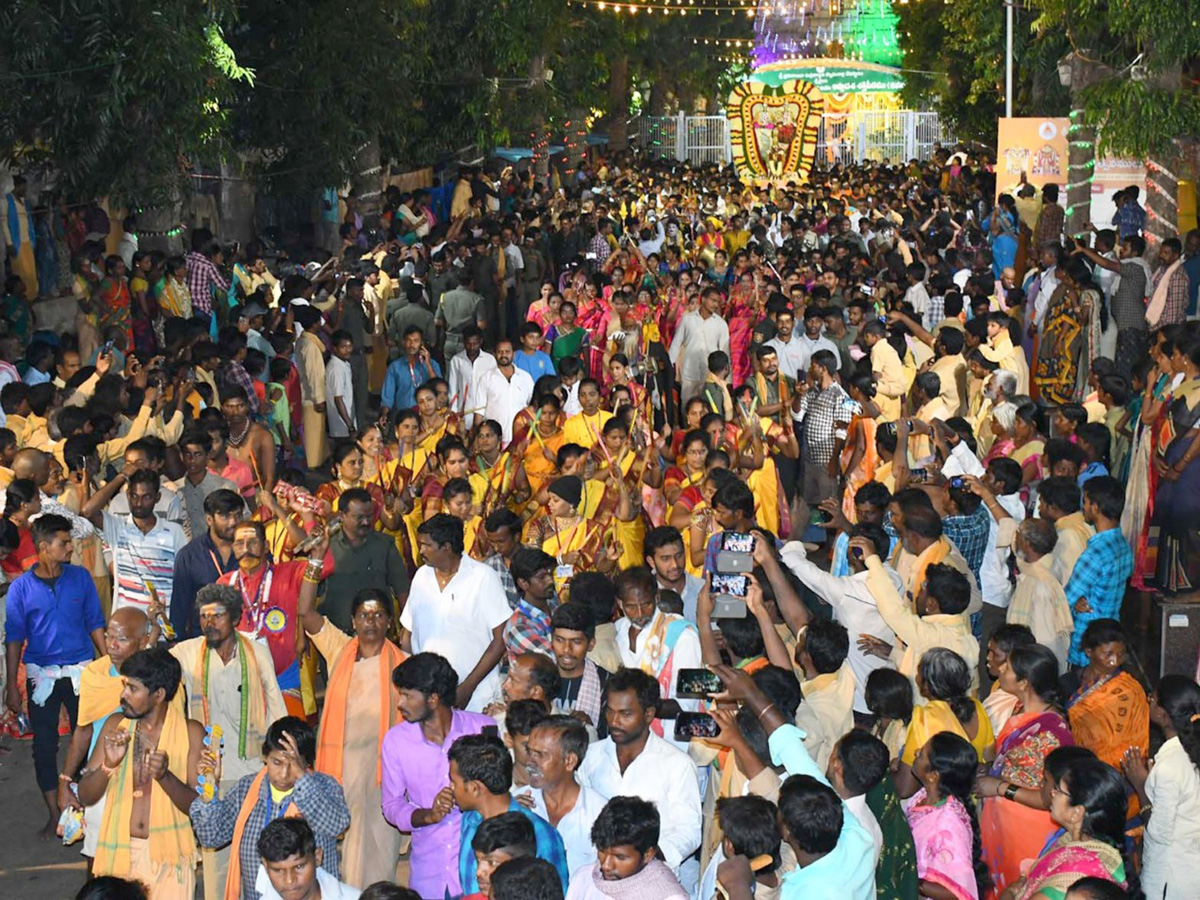  Srisailam Mallikarjuna Swamy In Mayura Vahana Photo Gallery - Sakshi2