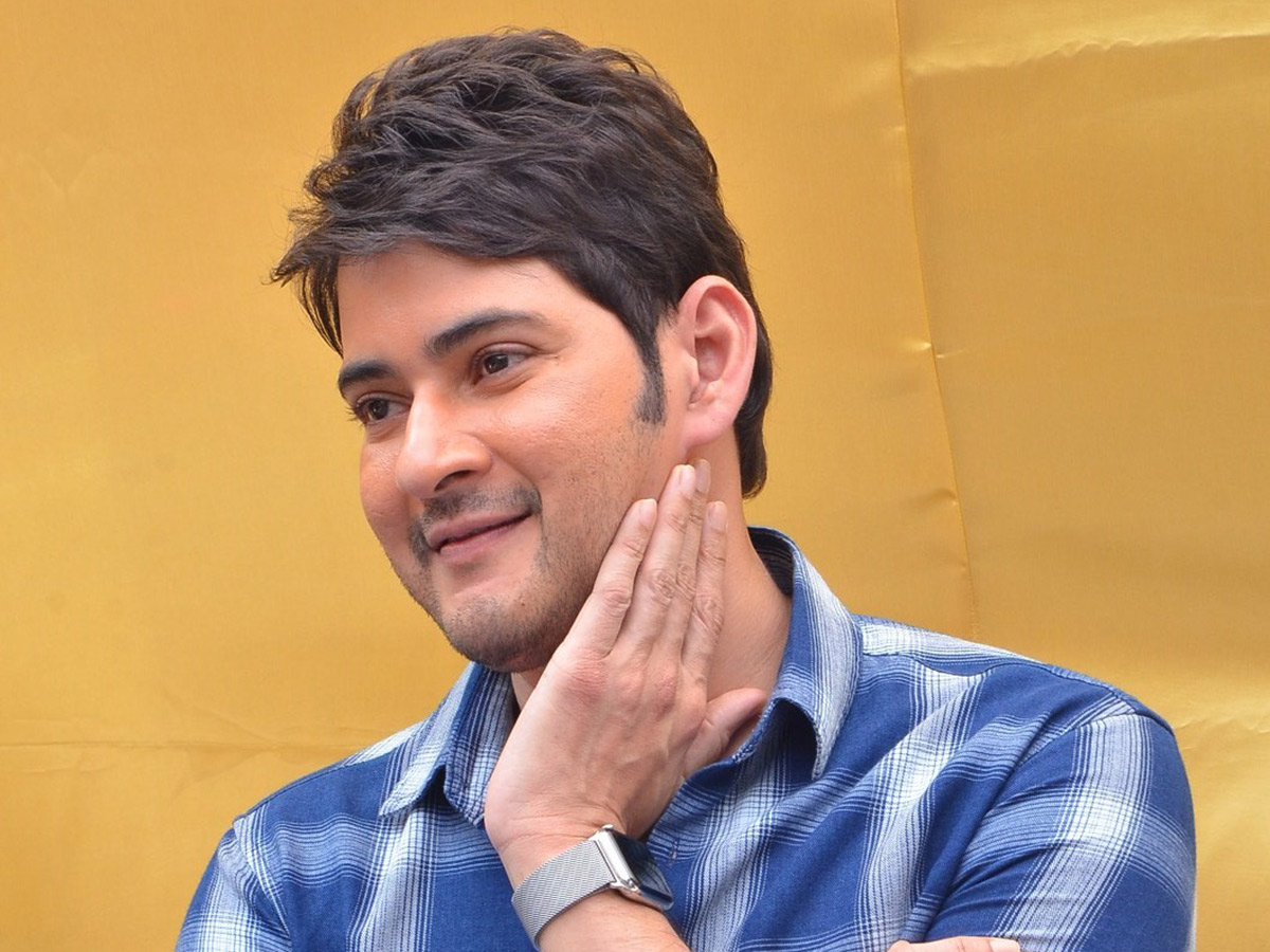 Mahesh babu and Krishna Inaugurates Vijaya Nirmala Statue Photo Gallery - Sakshi36