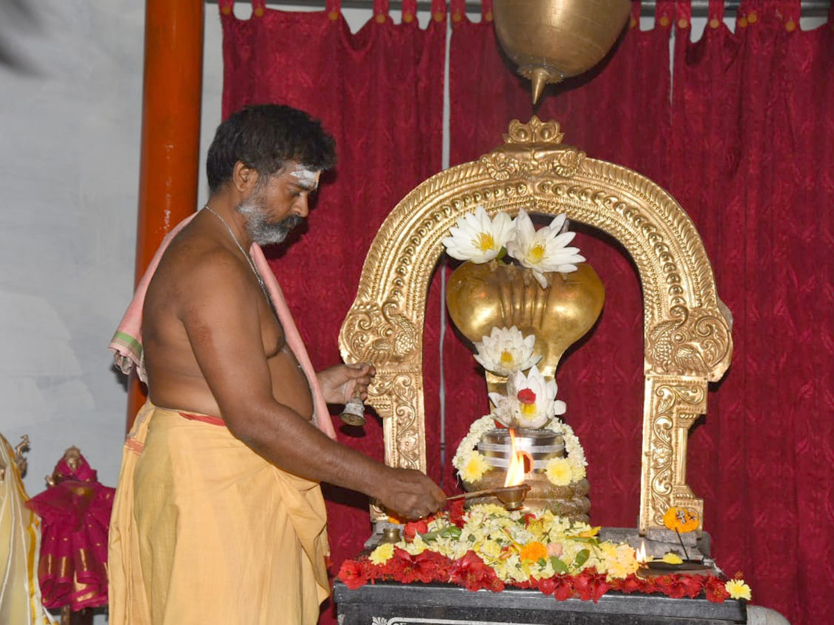 Maha Shivaratri Celebrations in telugu states Photo Gallery - Sakshi4