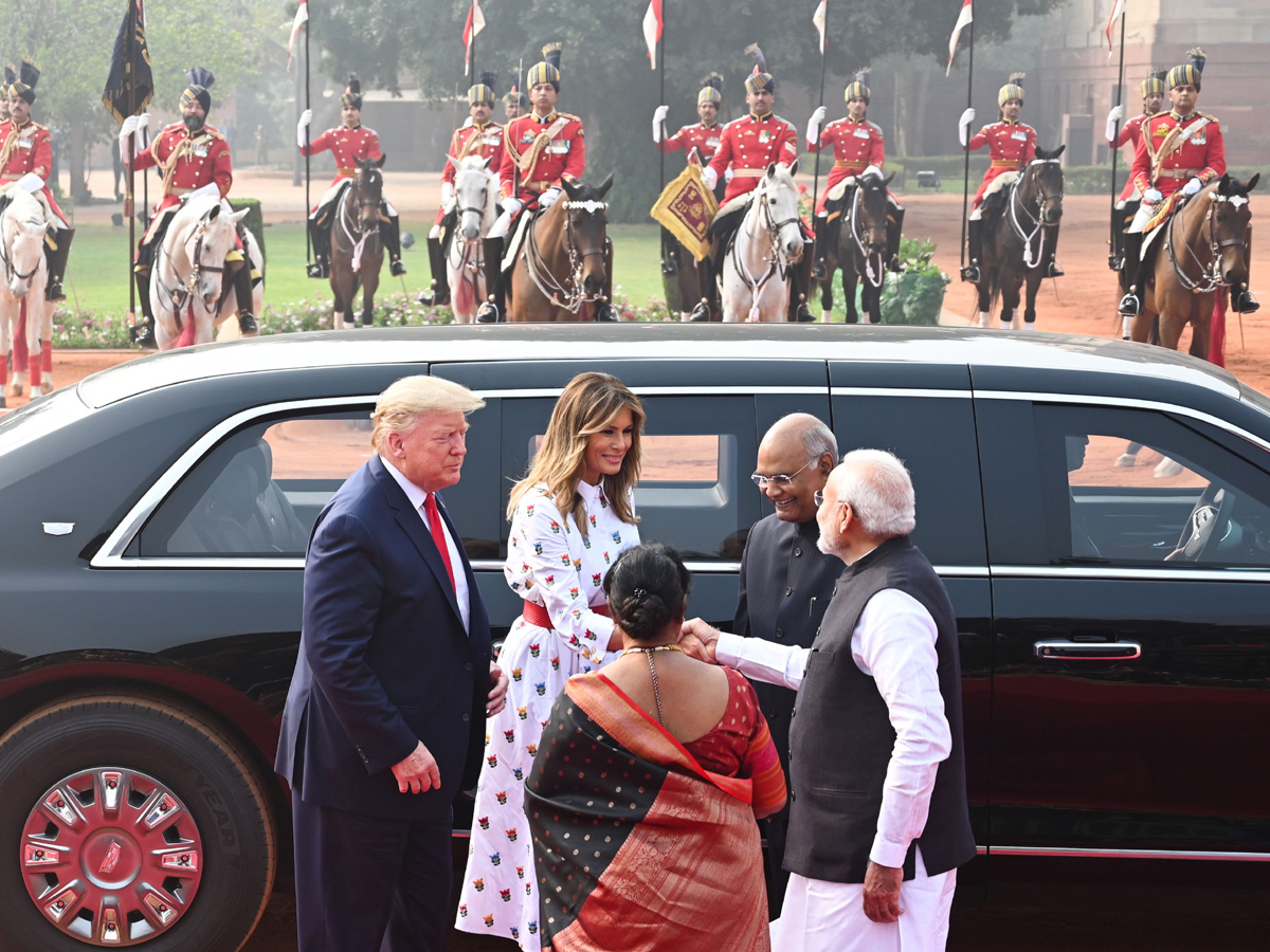 Donald Trump Visits at Rashtrapati Bhavan Photo Gallery - Sakshi1