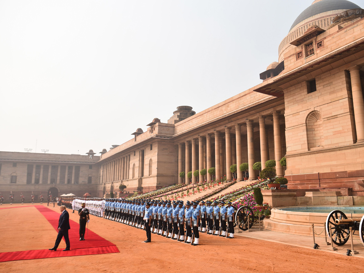 Donald Trump Visits at Rashtrapati Bhavan Photo Gallery - Sakshi8