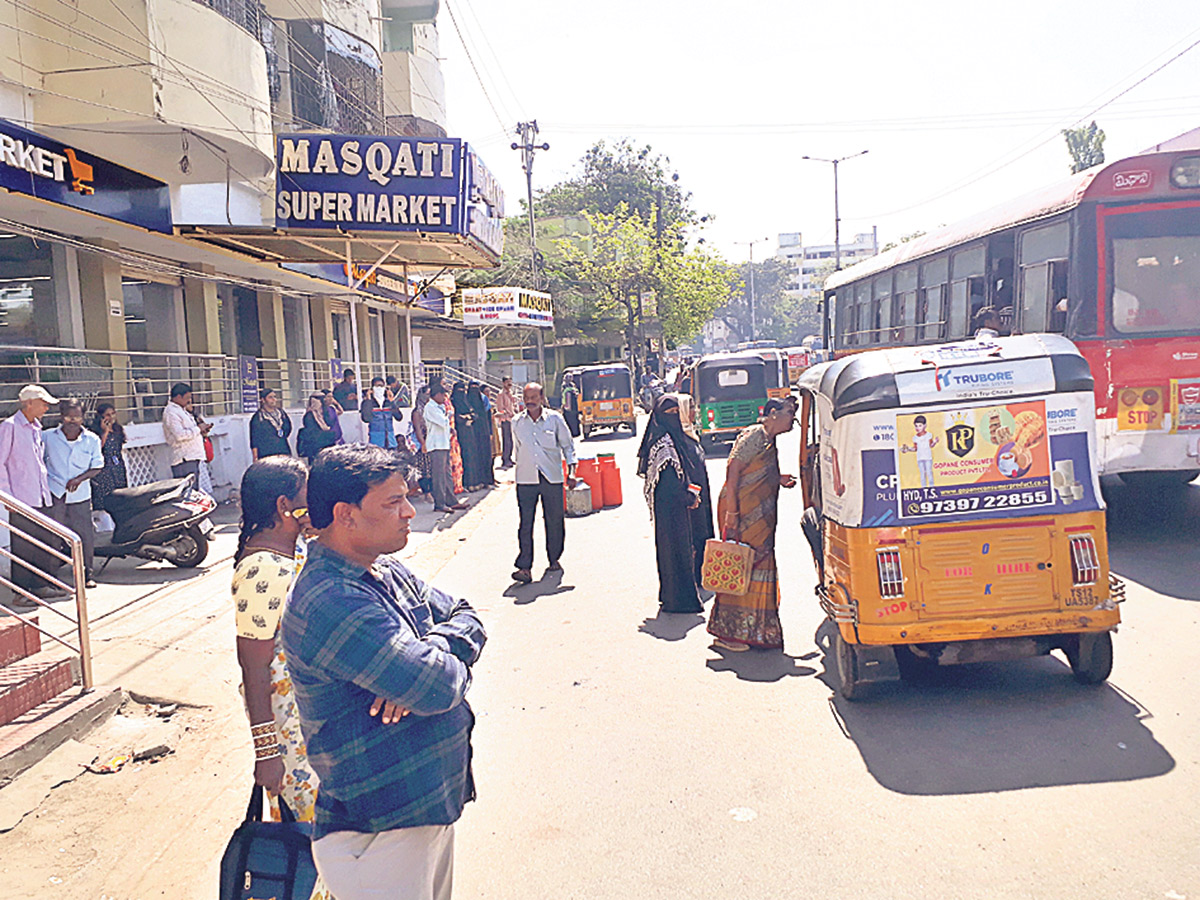 Hyderabad City Bus Stops Photo Gallery - Sakshi1