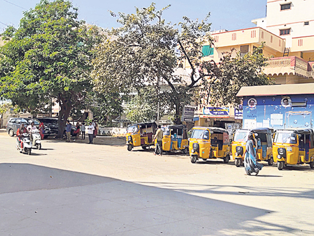 Hyderabad City Bus Stops Photo Gallery - Sakshi17