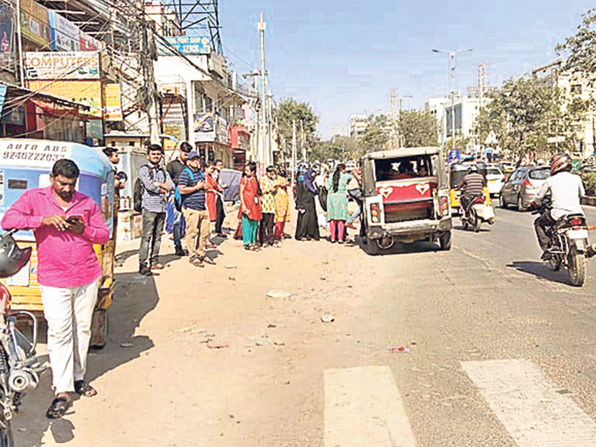 Hyderabad City Bus Stops Photo Gallery - Sakshi18