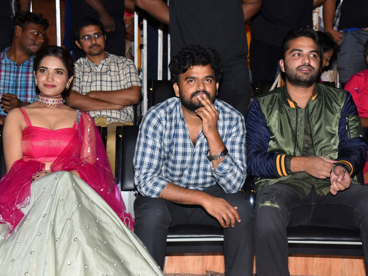 Hit Movie Pre Release Event in Vizag Photo Gallery - Sakshi11