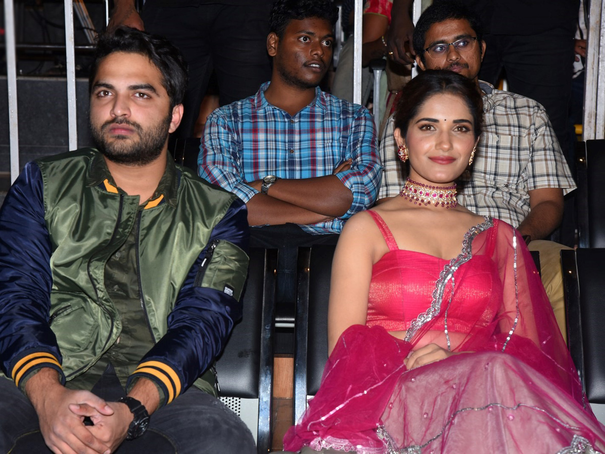 Hit Movie Pre Release Event in Vizag Photo Gallery - Sakshi12