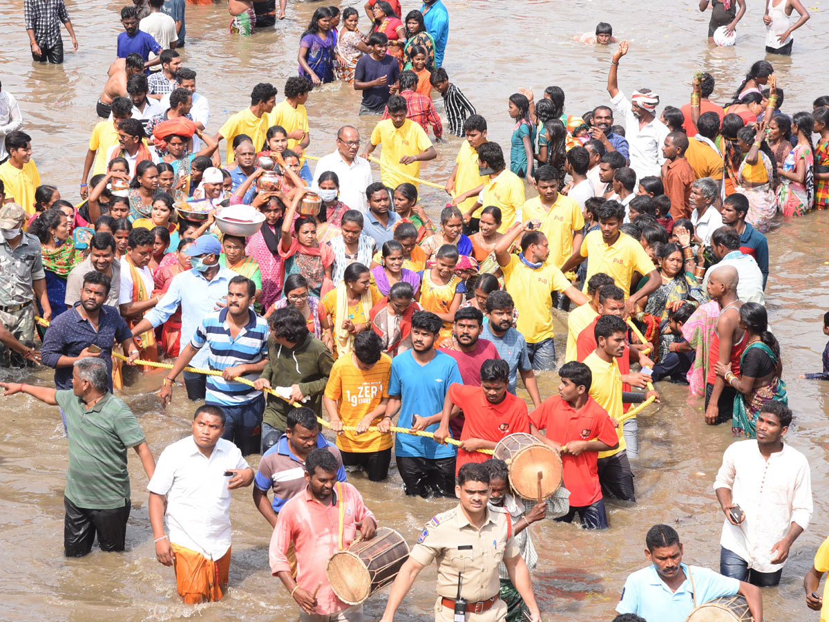 Medaram Jatara 2020 Photo Gallery - Sakshi40