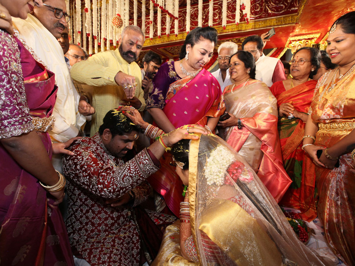 Kodi Ramakrishna Yougest Daughter Pravalika Wedding Photo Gallery - Sakshi17