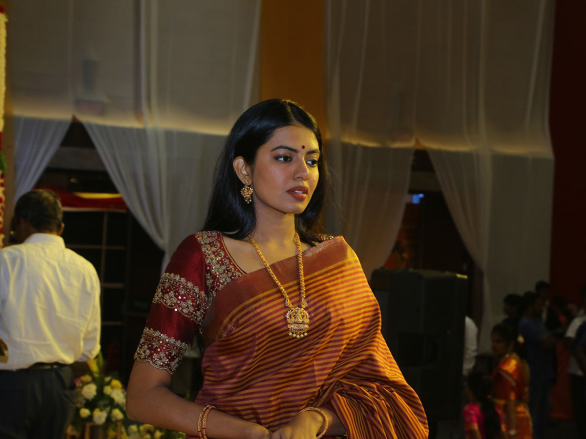 Kodi Ramakrishna Yougest Daughter Pravalika Wedding Photo Gallery - Sakshi7